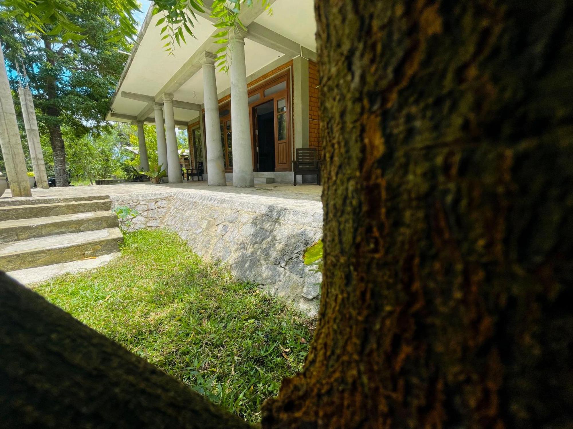 The Lotus Villa Сигирия Экстерьер фото