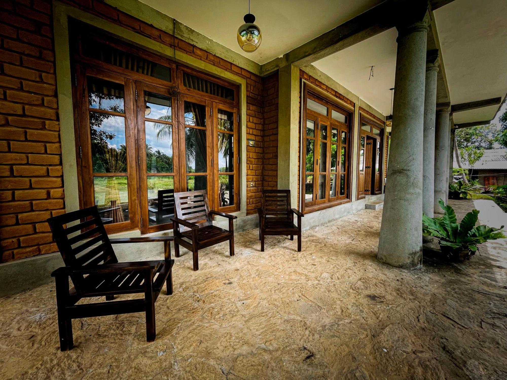 The Lotus Villa Сигирия Экстерьер фото