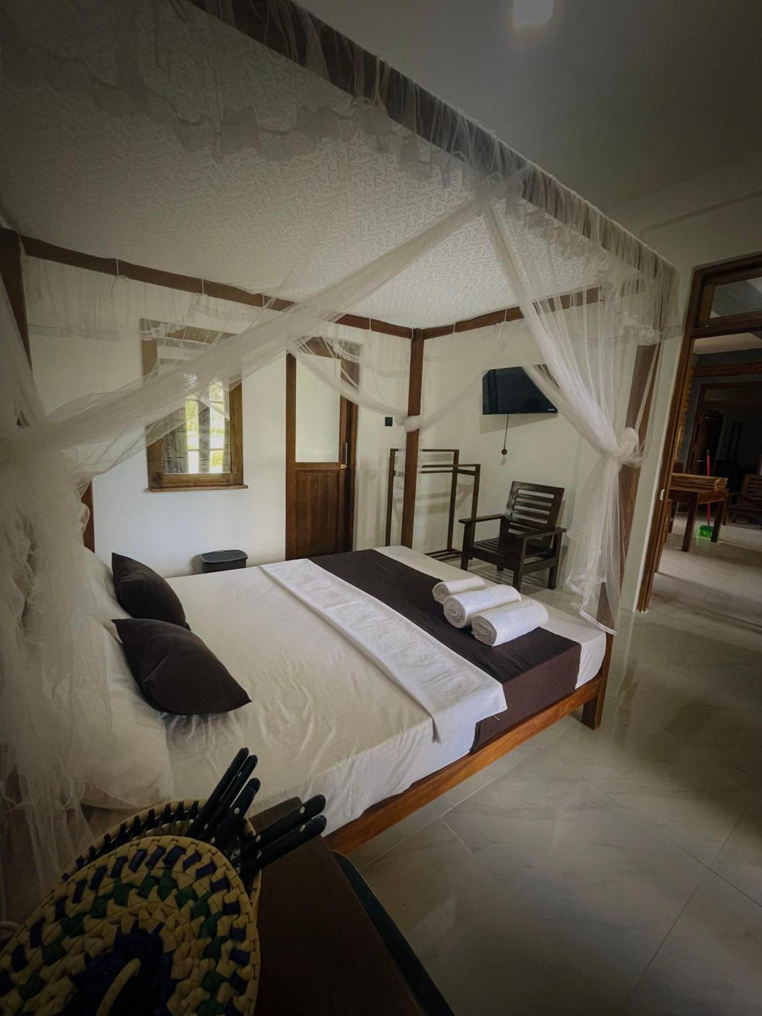 The Lotus Villa Сигирия Экстерьер фото